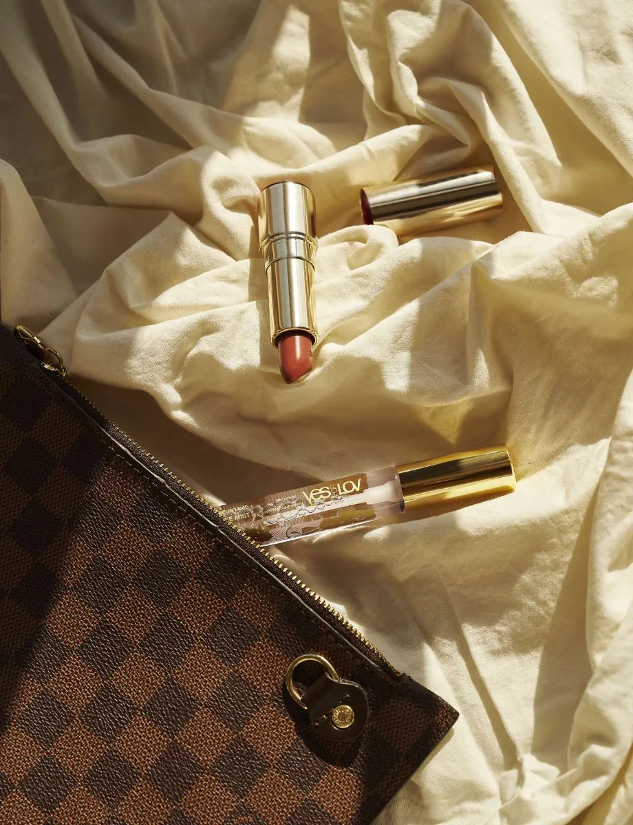 EAU DE DRAPS & LINGERIE